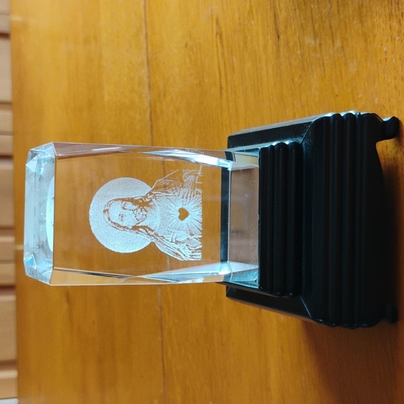 Crystal Glass Jesus Paperweight with Led Light Up Black Base - Picture 14 of 15